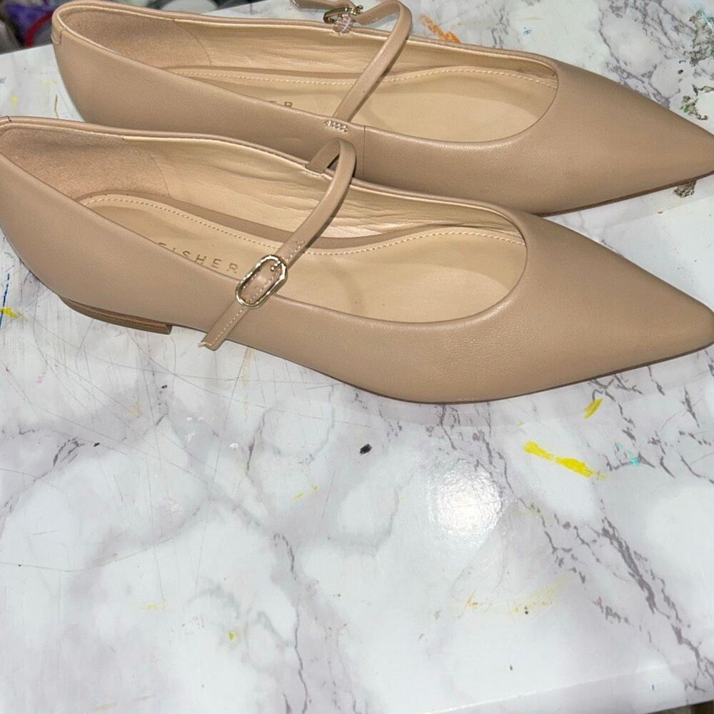 Marc fisher taupe flats sz 7.5